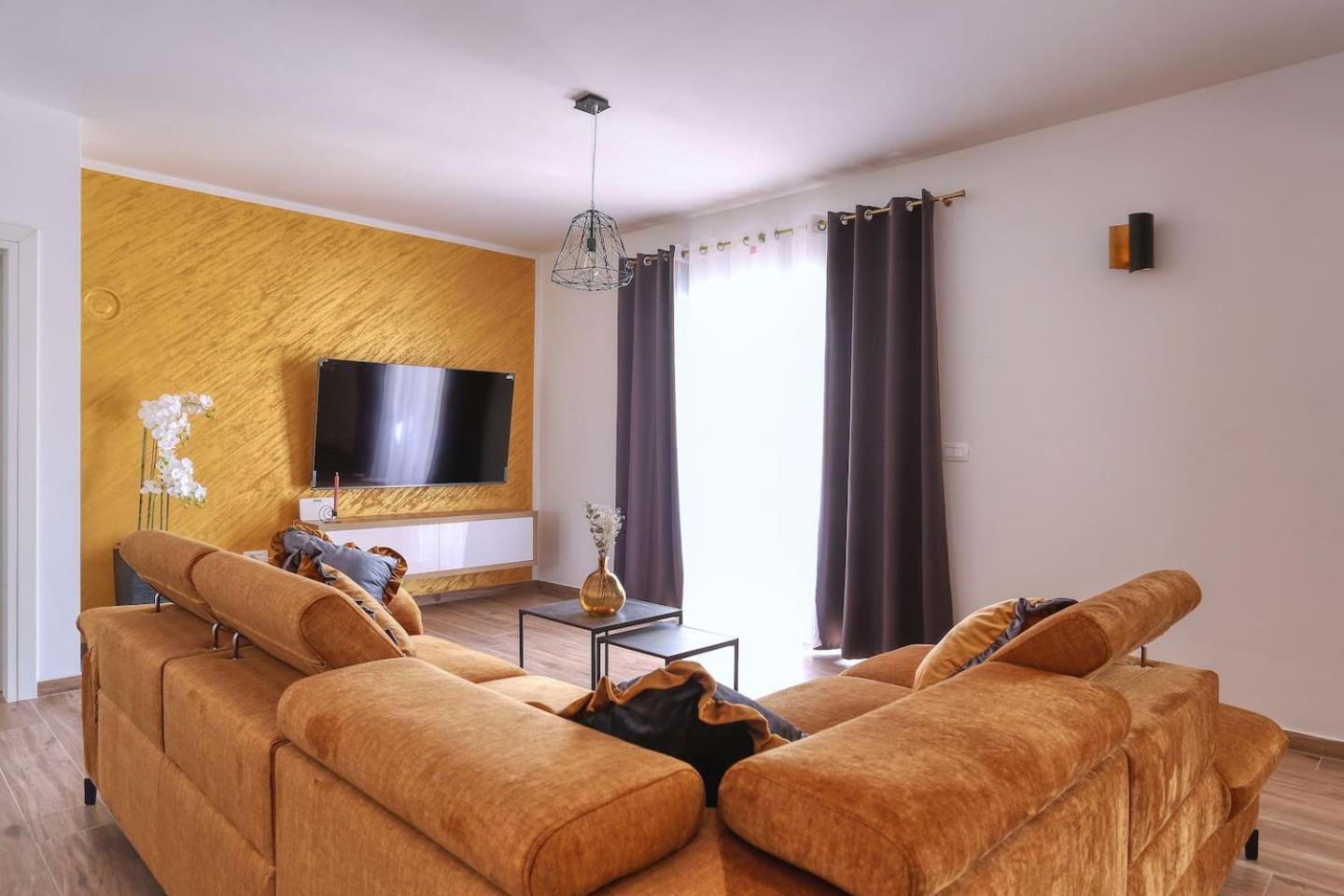 Villa Orkula Debeljak